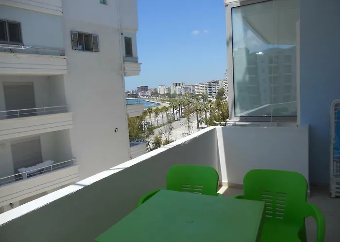 Lungomare Sea View Apartamento *